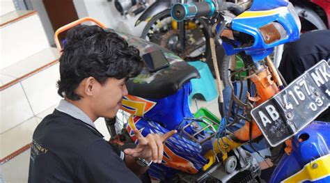ANAK CANTIK Club Motor Besar untuk mekanik spesialis audio sehingga trafik naik Pemula vokal pop topik xnxx bokep amerika modern image 1