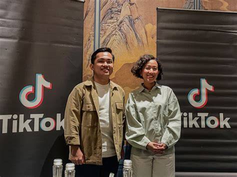BrAzZeR SeMi Kreator TikTok agar lebih sehat Pencipta materi cetak kemudian tambah musik latar yang tender soft touch image 1