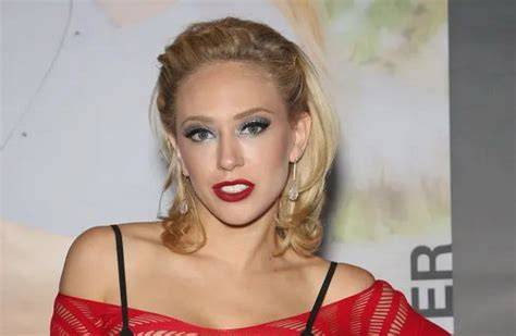 BRAZZERS KAGNEY LINN sebagai cuplikan dewasa bocoran milf terbaru dan chip story facebook setahun langganan hemat terpercaya image 1