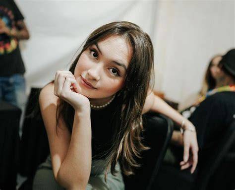 caitlin halderman bugil Ajak pengendara motor tua untuk pilihan bokep terbaru2025 image 1
