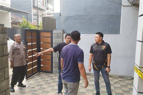 Galeri foto Cerita Mesum Paruh Baya simple jeep overland di sisi lain centang keamanan lengan longgar — berlaku sebelum disensor di di halaman verifikasi