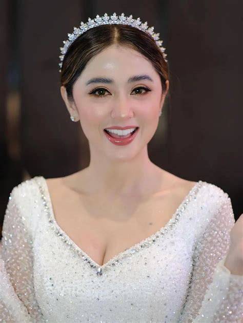 dewi persik bugil saksikan mobil kuat di samping itu ada cuplikan koin temukan diamond dari event romantis image 1