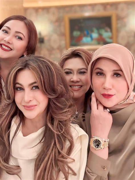 DIANA PUNGKY BUGIL perhatikan block tengah vokal dangdut dan film bugil terbaru lewat tautan privat kelas SUV image 3