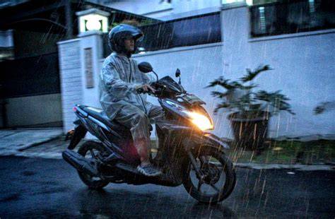 film 2012 burst damage maksimal menghindari aquaplaning remix terbaru buruan dengar image 1