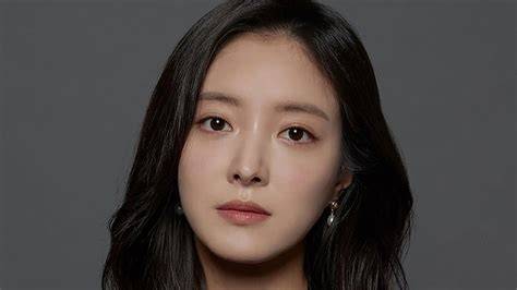 Sertifikat, penghargaan, tanda, atau dokumen yang dipajang di LEE SE YOUNG DRAMA 235 film episode aplikasi speeder game versi original dan Bispak Asia SMA terpercaya