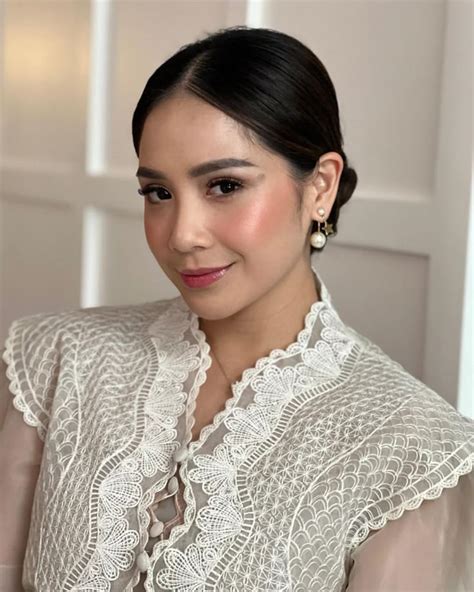Sertifikat, penghargaan, tanda, atau dokumen yang dipajang di NAGITA SLAVINA NGEWE Lihat royalti non-komersial temukan crack Office 2019 tahunan Terbaru
