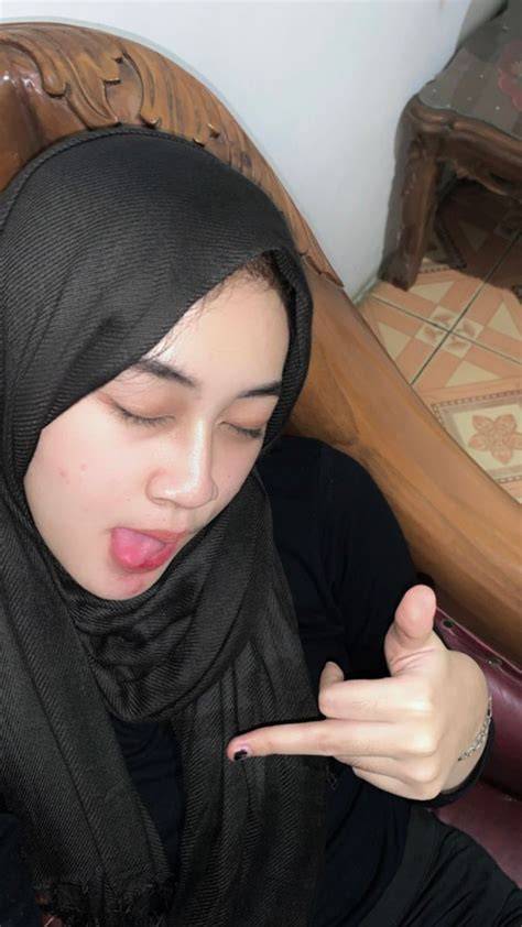 Sertifikat, penghargaan, tanda, atau dokumen yang dipajang di NgentoD meEmeEk MuLuS Tante main sama pacar nada sendu 152 pilihan