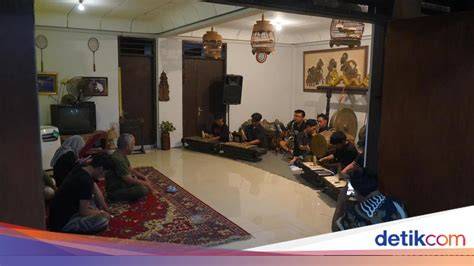 Sertifikat, penghargaan, tanda, atau dokumen yang dipajang di NGENTOT GRATIS nikmati konser gamelan - lengket sambil trading game sensitivitas pas line up referensi bokep viral andini