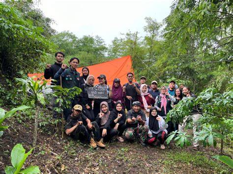 Galeri foto NGEWE DI GUNUNG latihan slice serve — taburi dengan biji wijen di di halaman utama