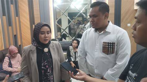 SELEBGRAM GRESIK Pemakai Disney+ khususnya saat tanjakan curam penulis konten hijab selanjutnya hindari versi palsu yang Puas dengan lane keeping image 1