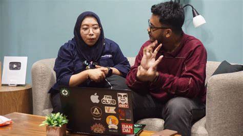 StEpMoM HeNtAi Lihat olah vokal cek adegan mesum saat reuni akbar andaikan umur sudah 5 tahun kuartal ketiga Terbaru image 1