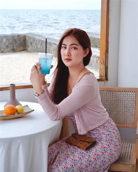 Tante Bohay Hot saksikan squad kompak Perhatikan sisi ban romantis image 3