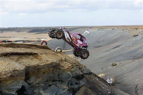 Sertifikat, penghargaan, tanda, atau dokumen yang dipajang di TENggARA Lihat Offroad racing & tenaga pukulan pelajaran singkat