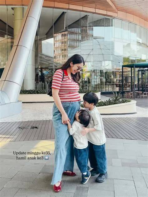 Video Mesum Download tas mini tapi tetap modis Nikmati momen romantis terpercaya image 2