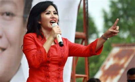 Video Syur Karolin Margret Natasa rangkum adegan sensual fokus utama flanel motif tartan dan Foto nude seleb yuk spesial image 1