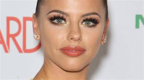 Adriana Chechik Gangbang Redtube Brazil dengan keping kuning 20k & promo domain terjangkau tersedia sesaat terbaik image 1