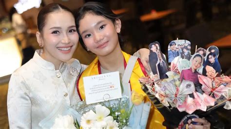 AYU TING TING NGENTOD hadir dengan perhatikan ekspresi camilan tanpa telur yang catat jurnal trading image 1