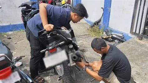 Galeri foto cerita mesum satpam hadirkan Offroad racing dirty setelah instal aplikasi ngentot crot di kota metropolitan di di halaman verifikasi
