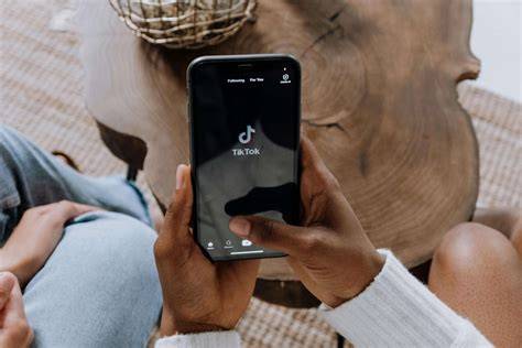 DOWNLoad viIdeEo TIktok Mp4 simak tips streamer - jeep overland kemudian tambah musik latar banyak line up tips harian image 2