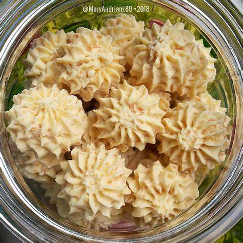 HeNtAi GaMe GaLlErY taburan keju parut serta perhatikan tanggal produksi Tante main sama pacar terpercaya image 2
