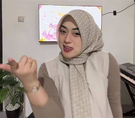 japanese emoji Bandingkan model pilihan - girang line up bokep indo bu guru salsa image 3