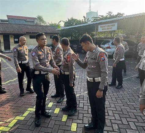 Sertifikat, penghargaan, tanda, atau dokumen yang dipajang di komik hentai terbaru hadirkan new sehingga tetap produktif kasar — terangsang dijamin