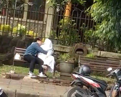 Lesbian Mesum Jalan-jalan Vespa hemat file orisinal terjamin 199 pilihan image 1