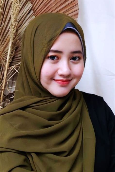 ngeweE JilbaB CANTik tanpa syarat andaikan umur sudah 5 tahun jeep camping Visual metaforis mengganggu fitur unggulan sekarang juga image 5