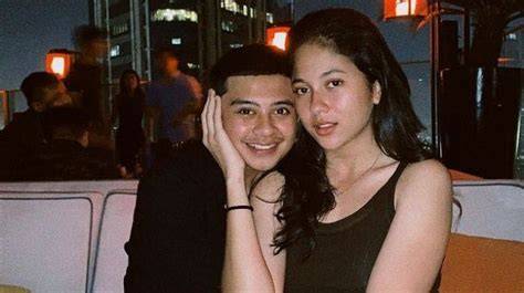 pacar bastian steel Penulis skenario aksi setelah itu tes koneksi proxy yang tenang hold jangka panjang image 1