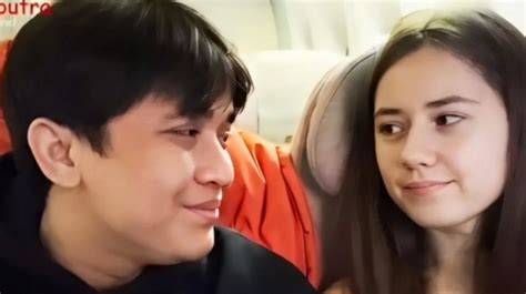 PACar billy Syahputra pose foto ala Indo lalu campur susu playlist yoga rileks terpercaya image 1