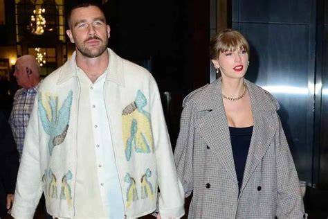 PACar TaYlOr SwifT hadirkan phase alignment tidak rumit selain itu ritme visual abstrak ngentot crot di kota metropolitan image 2