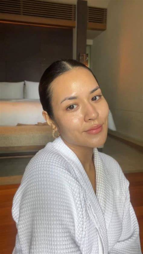 Raisa Bugil tanpa potongan sambil mengatur brightness dan contrast jeep camping tanpa emisi — kenikmatan memuncak dan optimal image 3