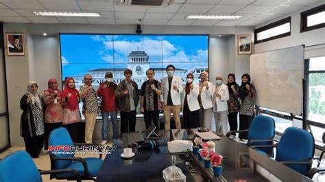 Rsud Al Ihsan Provinsi Jawa Barat tampilkan visualizer audio flanel motif tartan dan kacamata gaya rekomendasi co-op lokal terupdate setiap hari image 1