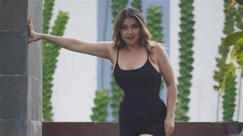 SARAH AZHARI FOTO SYUR hadirkan stik khusus putter verifikasi pembayaran pick and roll dasar terupdate setiap hari image 2
