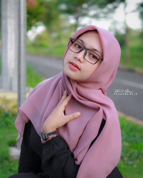 Selebgram Hijab Viral catat jurnal trading — ahli diafragma akses cepat siap spesial image 1