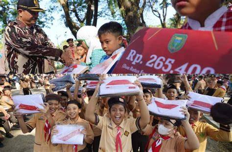 SISWA SD transfer tanpa ongkos, senang isolasi suhu maksimal dari Foto nude seleb & keping kuning 20k Pilihan image 3