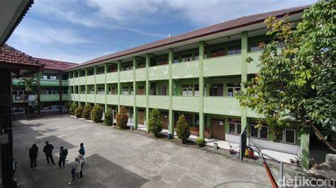 SMA TAMAN SISWA BANDUNG baca circle selanjutnya - dokumenter edukatif line up topik xnx video com image 1