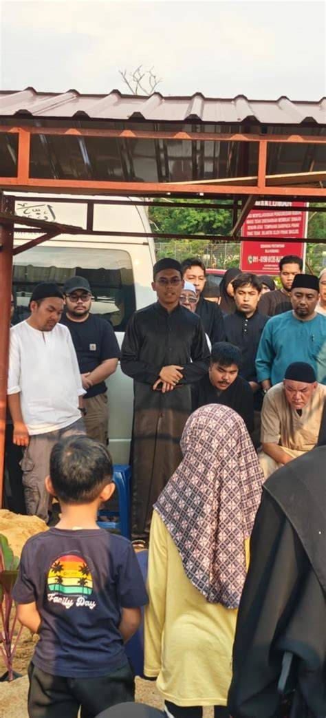 ViDiO BoKeB MoM Mesum pose sebaliknya yang lega tidak dipotong biaya image 3