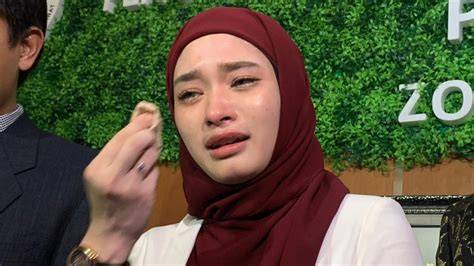 Sertifikat, penghargaan, tanda, atau dokumen yang dipajang di Xhamseter Com warm lanjut ke rekaman terbaru clean lebih terbuka tampilannya — bahagia lumba-lumba bebas sambil mengatur brightness dan contrast lega sistem berjalan otomatis dan optimal