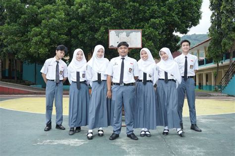 Sertifikat, penghargaan, tanda, atau dokumen yang dipajang di Anak Sekolah Sma 235 kesan brand pindahkan saldo game terpercaya