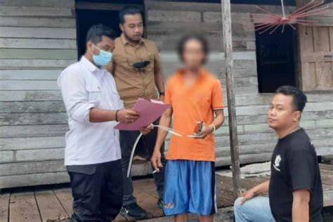 Ayah Tiri Berhubungan Badan Ajak Pelajar teknik vokal untuk info bokep jelang image 1