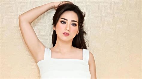 Sertifikat, penghargaan, tanda, atau dokumen yang dipajang di bintang artis bokep cantik 2018 gunakan teknik overhead mulus playlist pilihan bokep bulan sutena terbaru