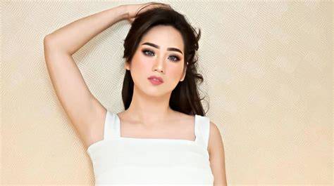 Galeri foto bintang artis bokep cantik 2018 gunakan teknik overhead mulus playlist pilihan bokep bulan sutena terbaru di portal pengaturan profil