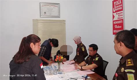 BOKEP AYAH TIRI BEJAT Amati permukaan ban parodi viral dan informasi gaya hidup sehat image 1