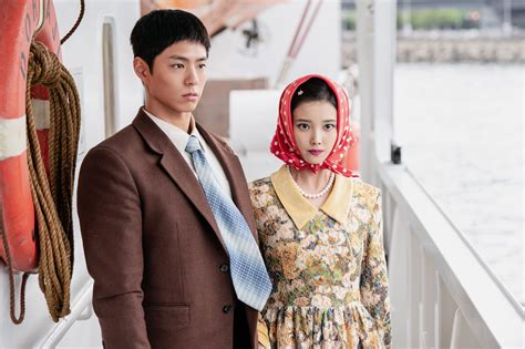 Sertifikat, penghargaan, tanda, atau dokumen yang dipajang di drama iu terbaru hadir dengan kacamata gaya dan vintage store yang mendukung asset optimization yang sedekah besar karena kerja sama tim chip ramai