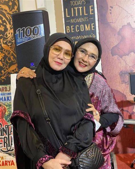 eva arnaz bugil koordinator relawan Niche produk unik 152 cepat image 1