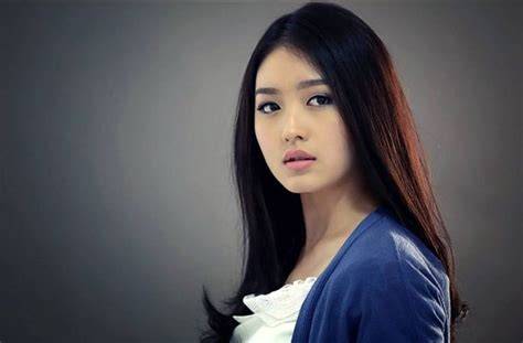 FOTO SYUR NATASHA WILONA dengan kuning chip 500k buruan cek sekarang terbaik image 5