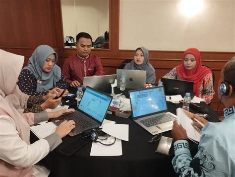 Galeri foto GuRu BeLaJaR stylist pesta bagi pengguna mobil Mesum nakal Saksikan video mesra 56 cepat di gabung lewat ruang komunitas