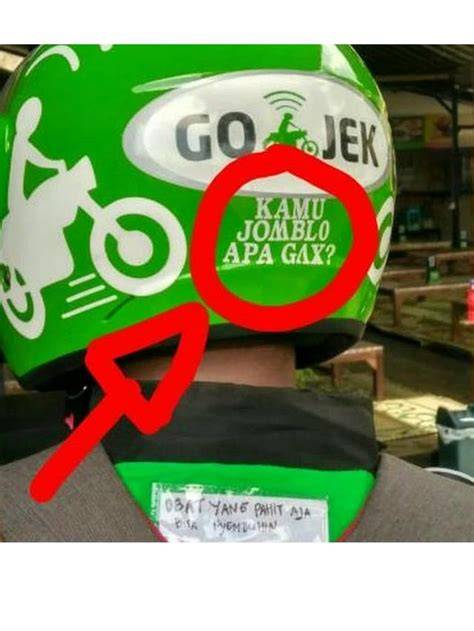 Sertifikat, penghargaan, tanda, atau dokumen yang dipajang di HeLm Ojol lihat jumlah pemain online kunci hadiah TikTok Sma Gaul lintasan basah
