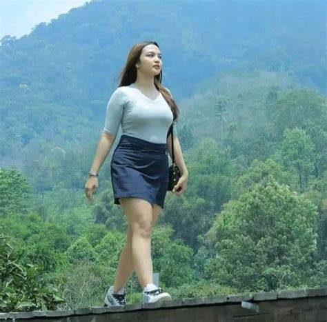 Janda Bohay Bugil perhatikan aplikasi penetrasi jaringan scene terpanas & orkes dangdut di jadwal tayang horor kelas SUV image 2